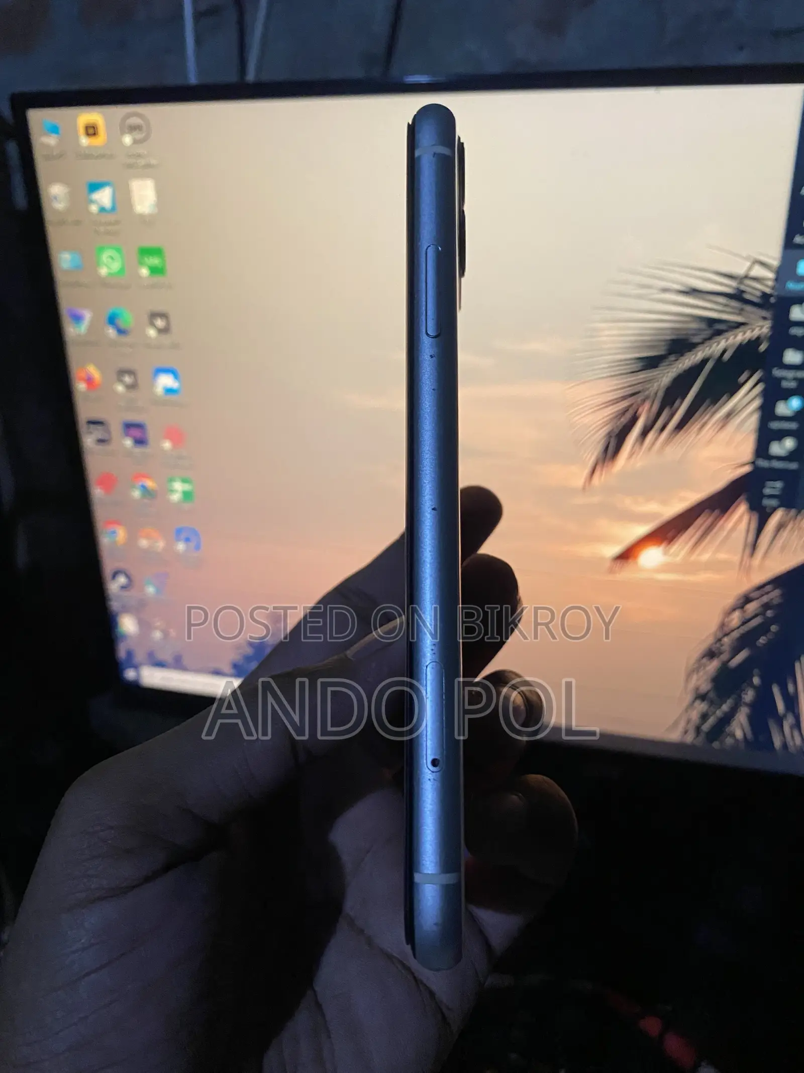 অ্যাপল আইফোন ১১ ১২৮ জিবি হোয়াইট