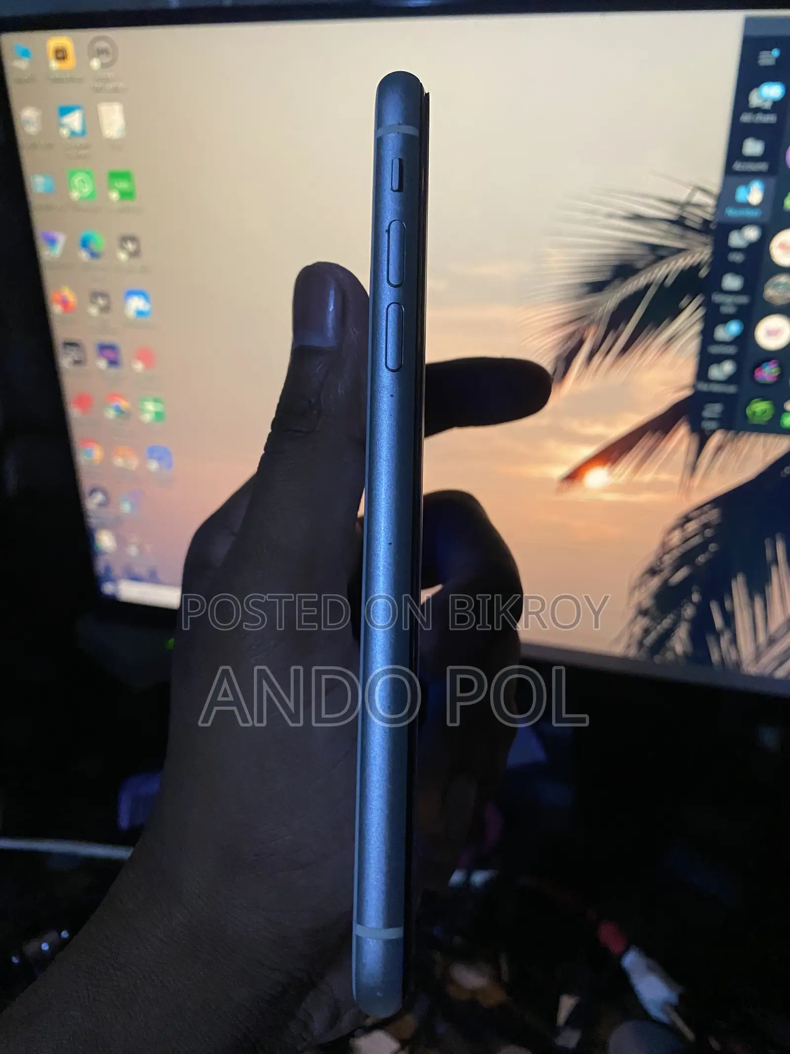 অ্যাপল আইফোন ১১ ১২৮ জিবি হোয়াইট