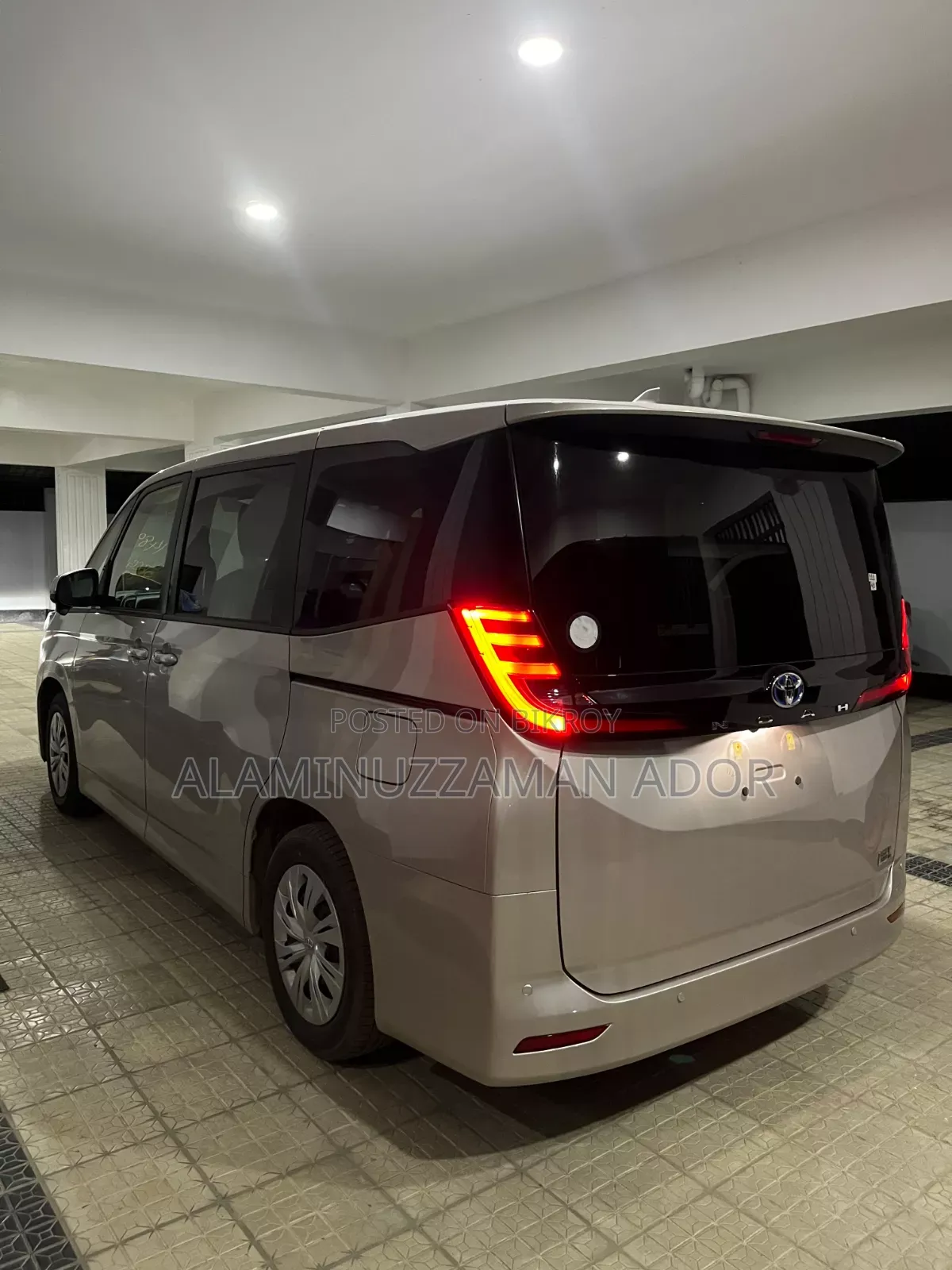 Toyota Noah 2022