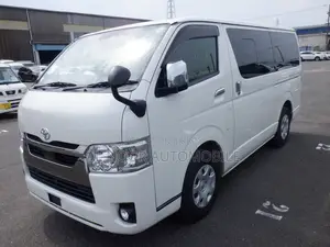 Toyota HiAce 2021 White