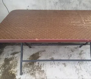 ডাইনিং টেবিল (এন. মোহাম্মদ)