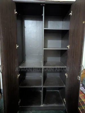 আলমারি বিক্রয়ের জন্য