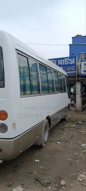 মিতসুবিশি ফুসোগ রোসা ২০০৫