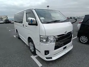 Toyota HiAce 2021