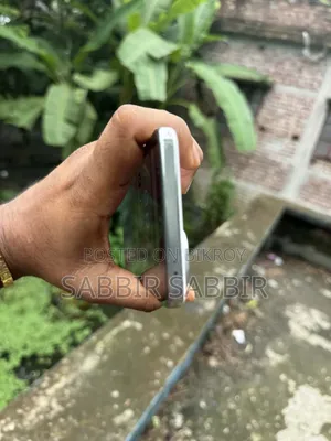 ভিভো আইকিউওও ১০ ২৫৬ জিবি সাদা
