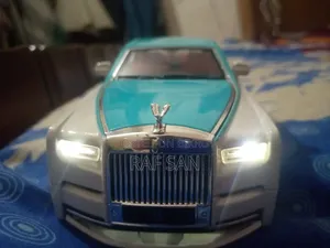Rolls Royce Phantom VIII Scale 1:24. Diecast Model