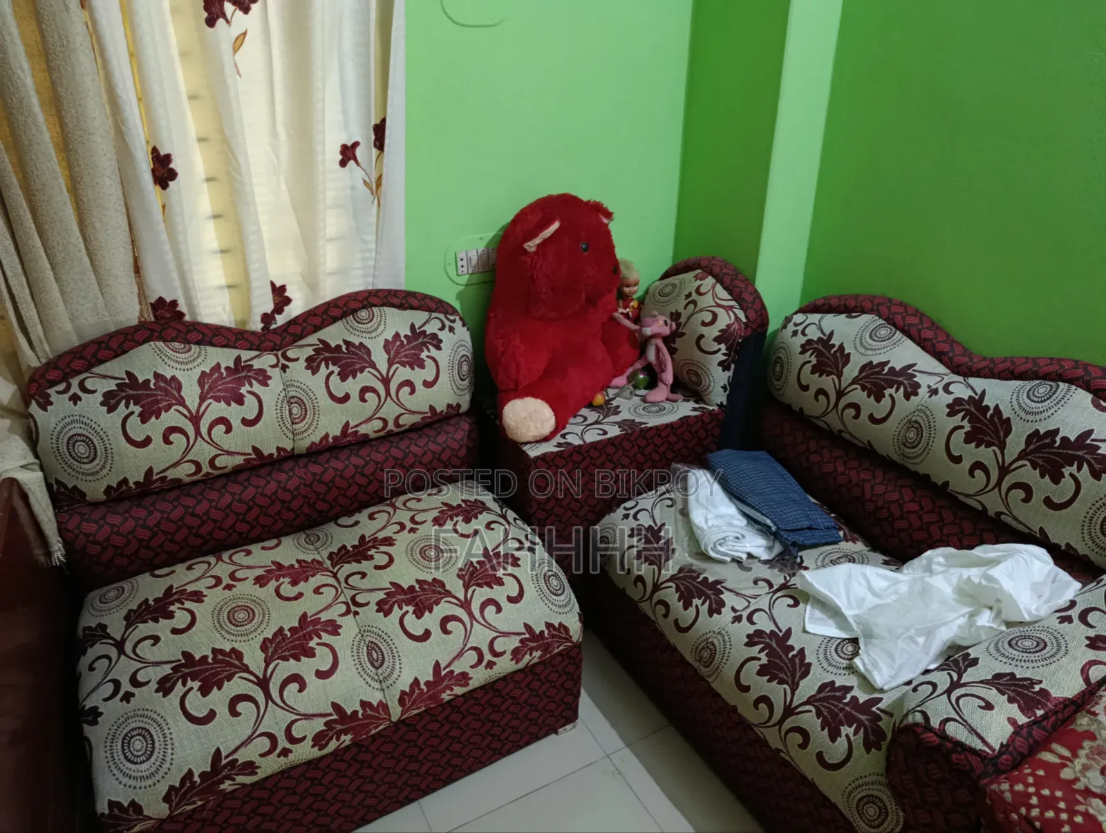 নতুন ধরনের সোফা