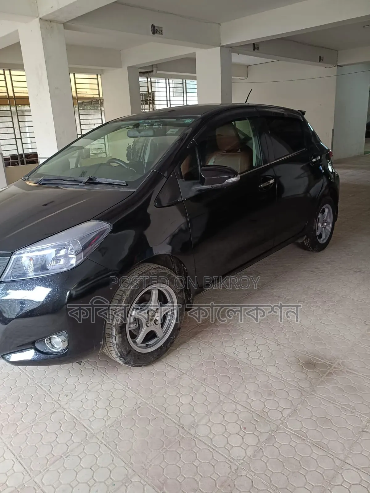 Toyota Vitz 2012 Black