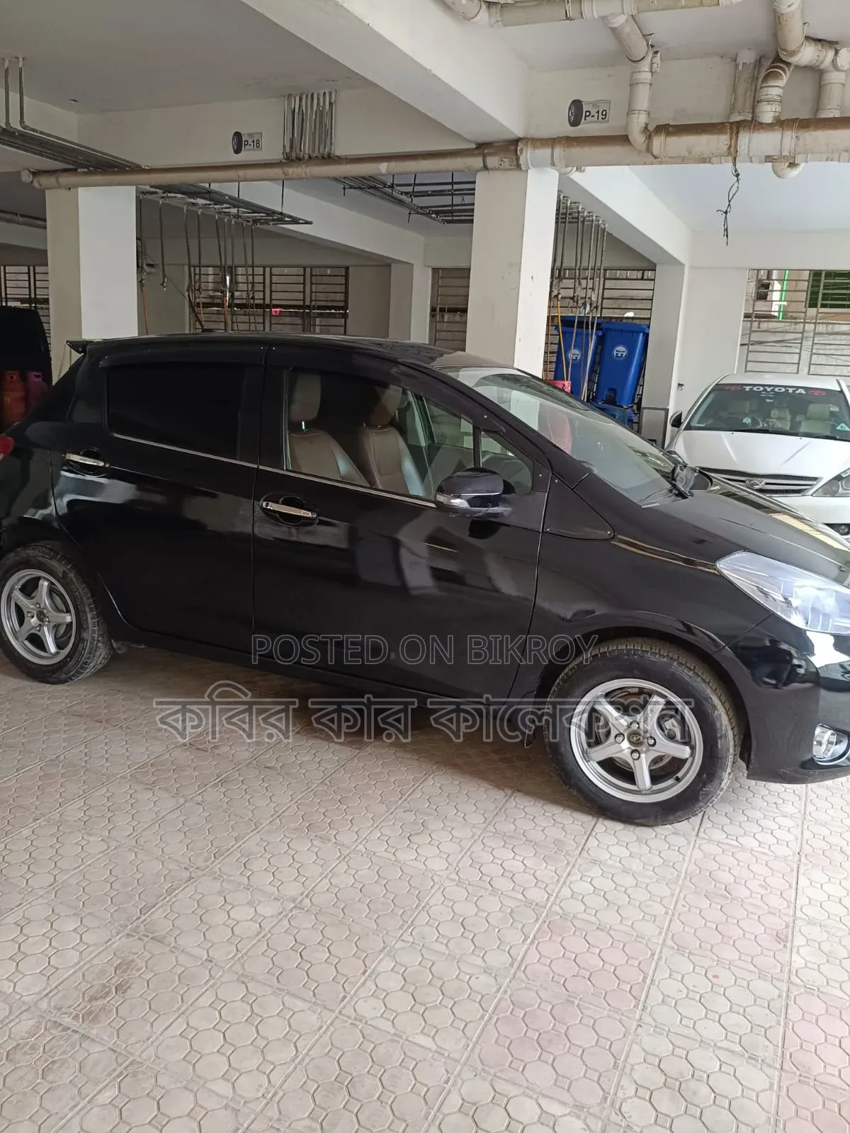 Toyota Vitz 2012 Black
