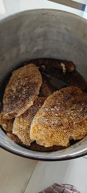 This is the best hand-extracted natural honey, retail and wholesale