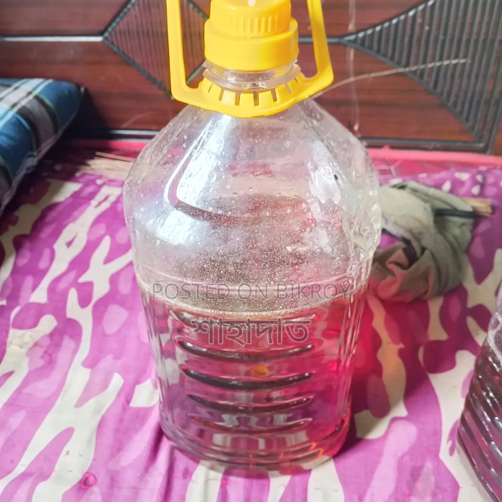 This is the best hand-extracted natural honey, retail and wholesale