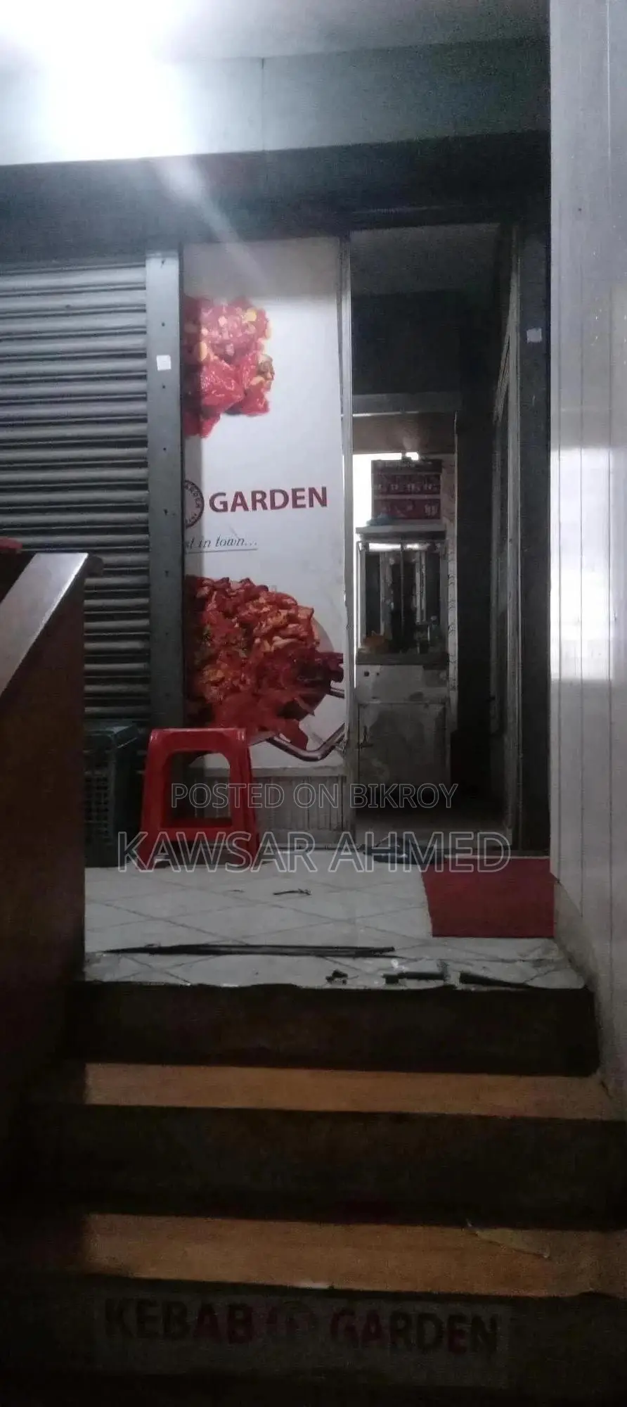 অফিস বা শোরুমের জন্য স্পেস ভাড়া দেওয়া হবে।