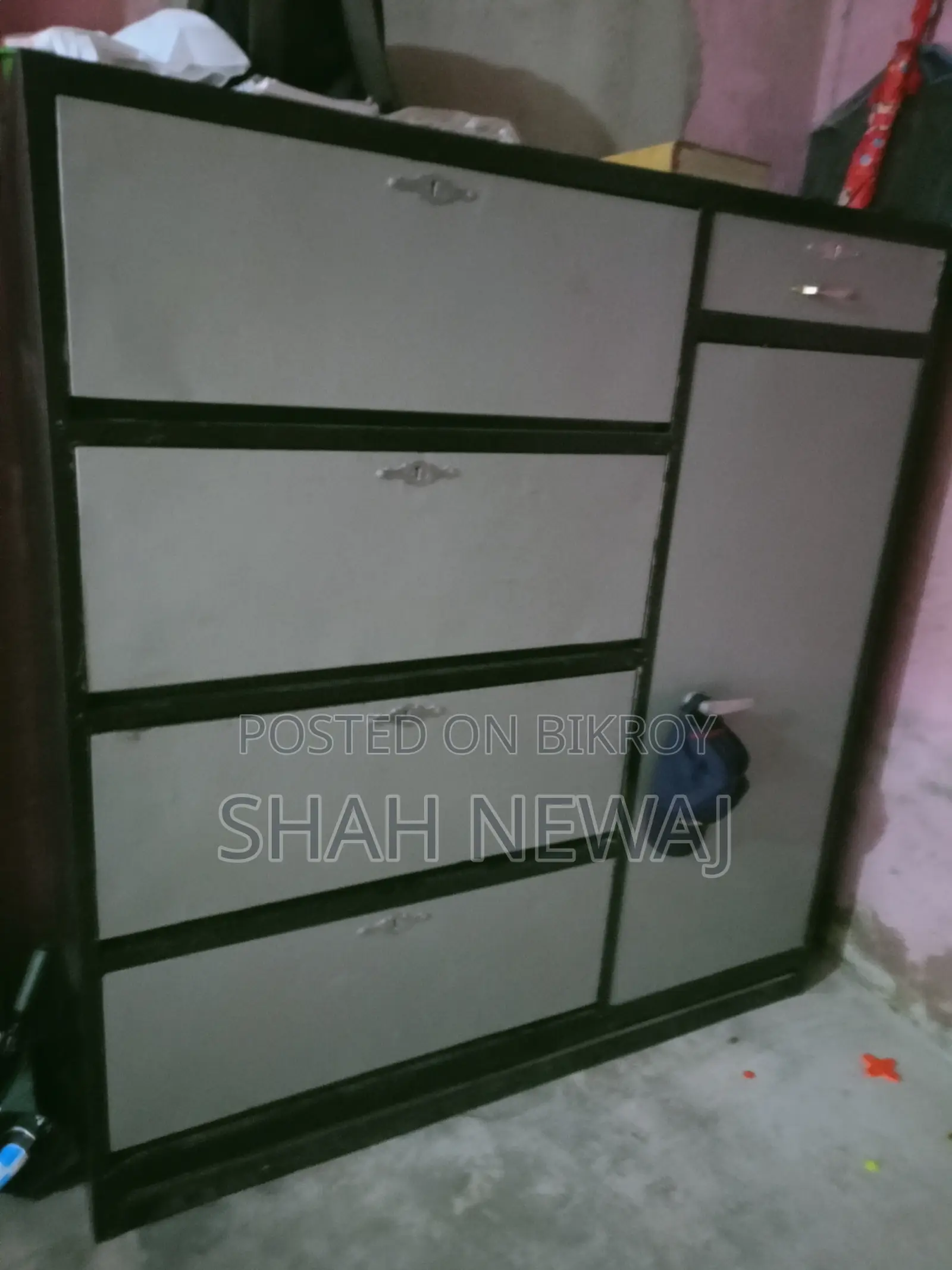 Wardrobe - ওয়ার ড্রব