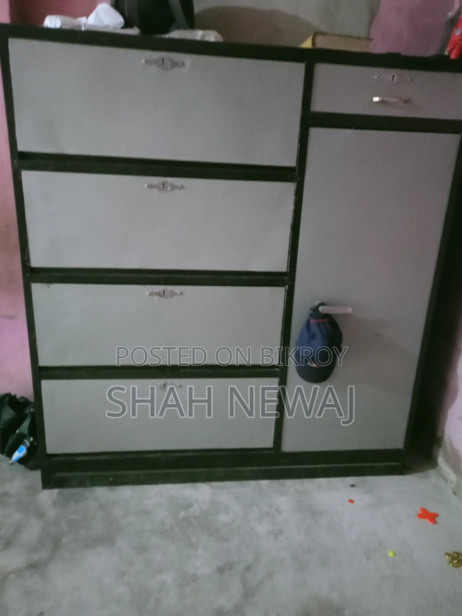 Wardrobe - ওয়ার ড্রব