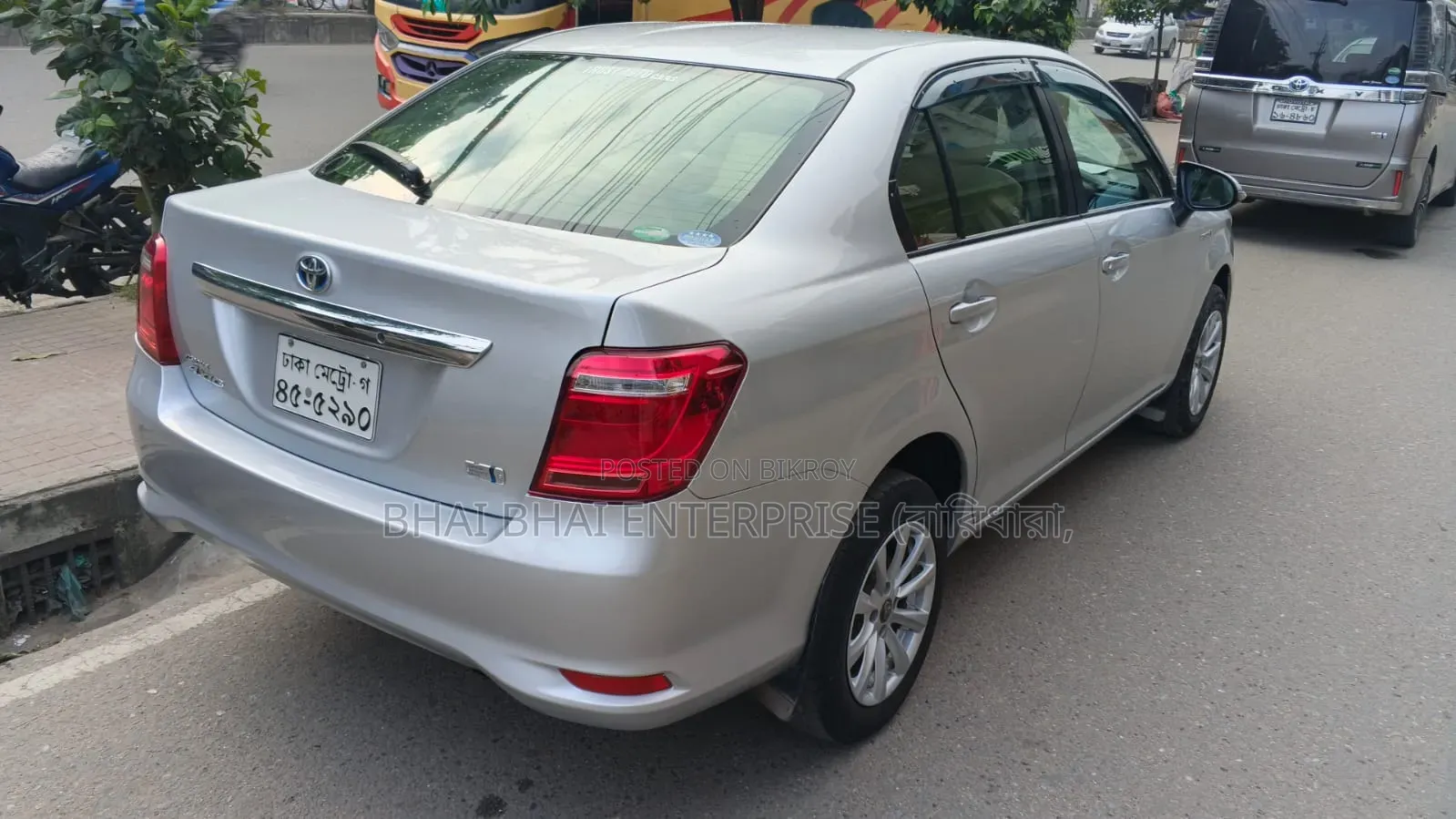 Toyota Axio 1.5 Hybrid 2WD 2015 Silver