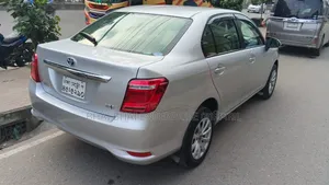 Toyota Axio 1.5 Hybrid 2WD 2015 Silver