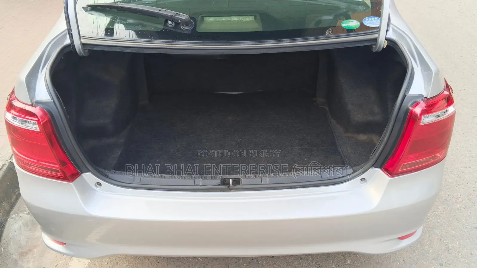 Toyota Axio 1.5 Hybrid 2WD 2015 Silver