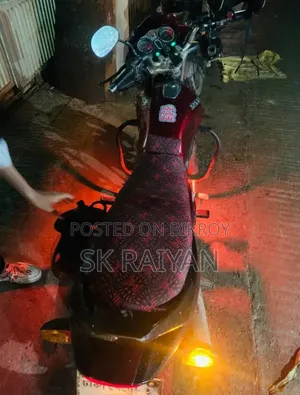 রানার বুলেট ১০০ ২০১১ লাল