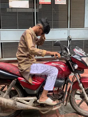 রানার বুলেট ১০০ ২০১১ লাল