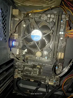 Desktop Computer Gigabyte 8GB Intel Core I7 SSD 128GB