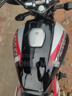 বাজাজ ডিসকভার ১২৫ ২০২২ ব্ল্যাক