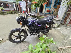 মাহিন্দ্রা সেঞ্চুরো ২০১৬ কালো