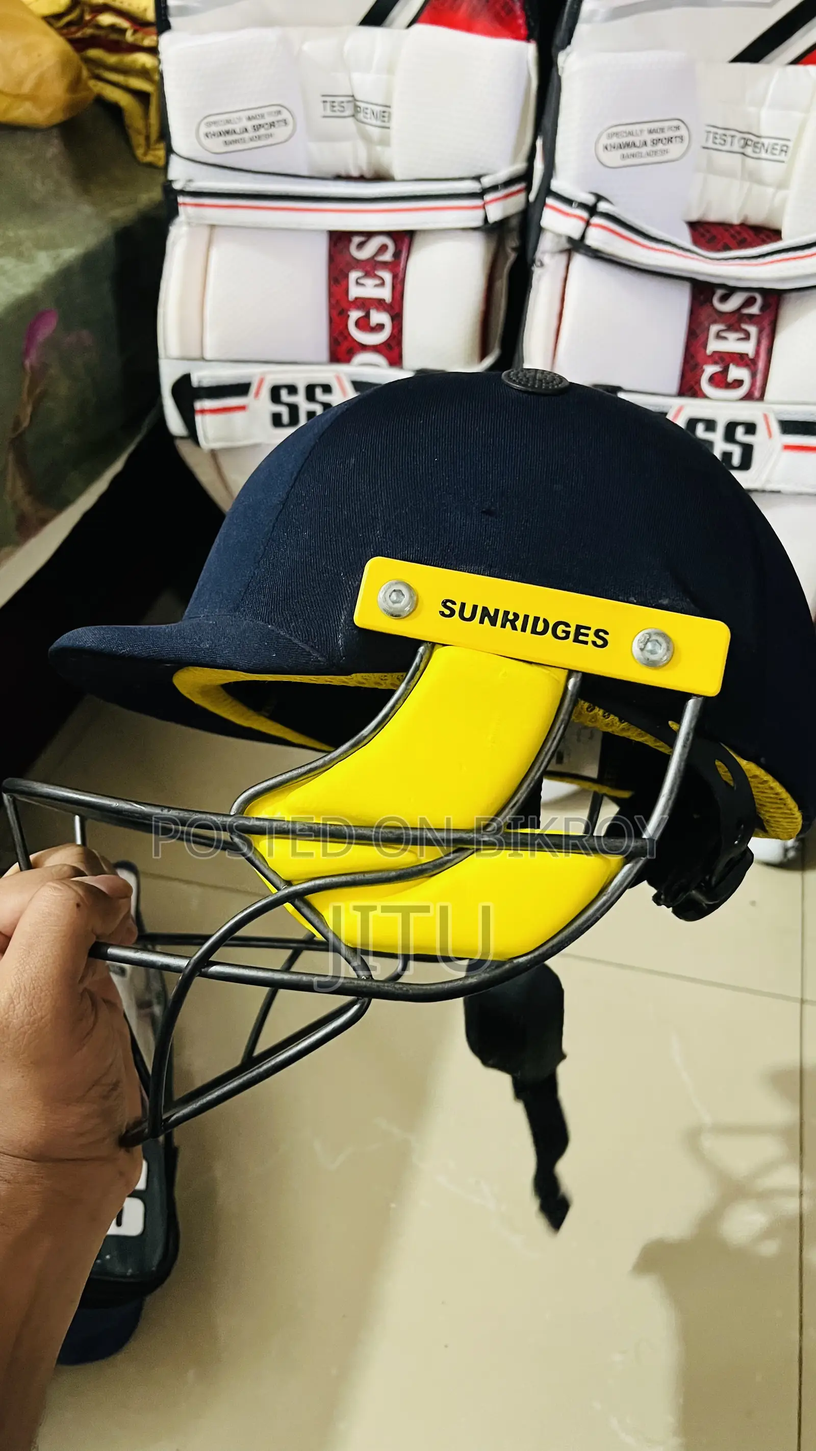ক্রিকেট সরঞ্জাম বিক্রয় – খেলার জন্য প্রস্তুত!