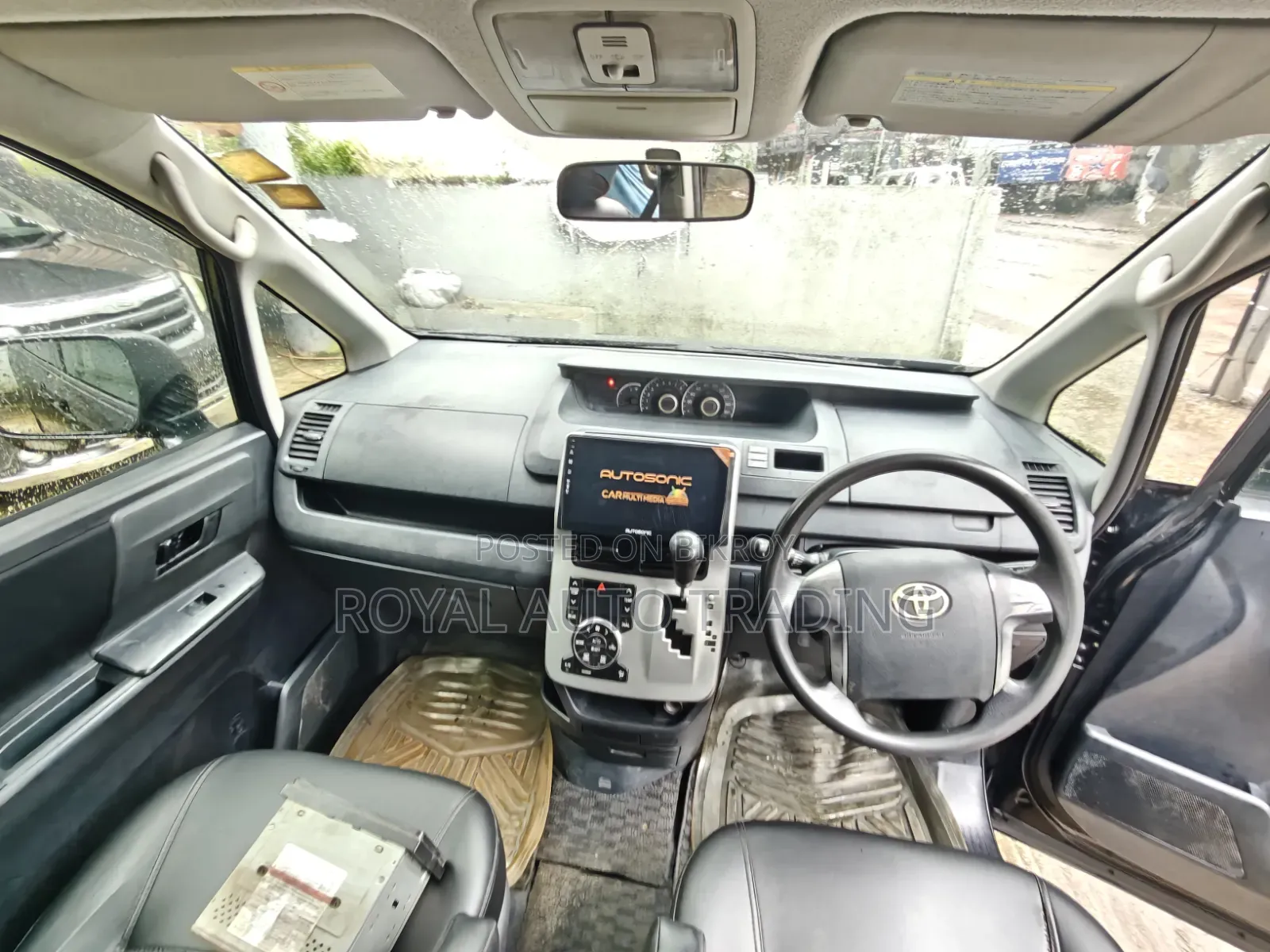 টয়োটা নোয়া ২০১১ ব্ল্যাক