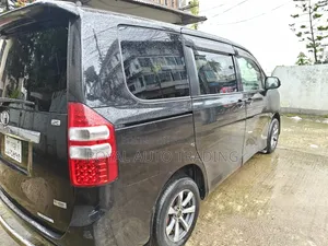 টয়োটা নোয়া ২০১১ ব্ল্যাক