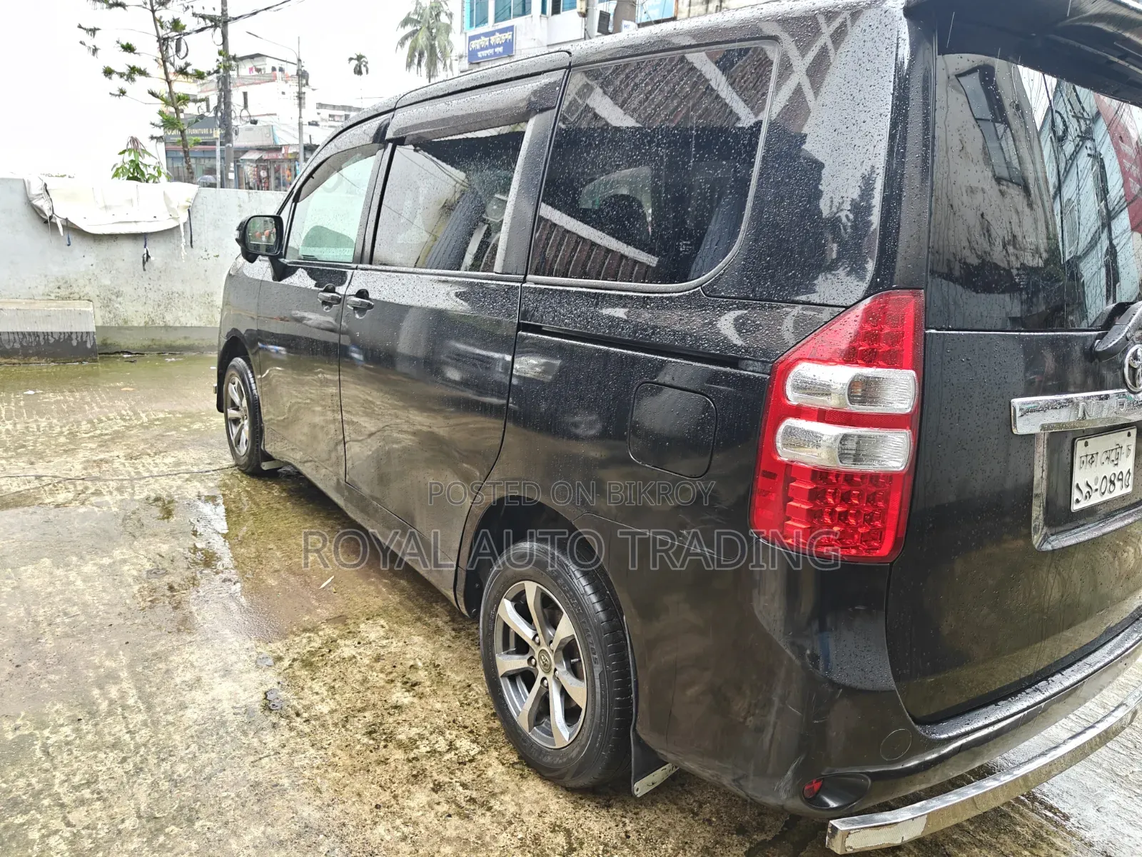 টয়োটা নোয়া ২০১১ ব্ল্যাক