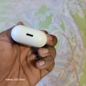 এয়ারপডস বিক্রয়ের জন্য