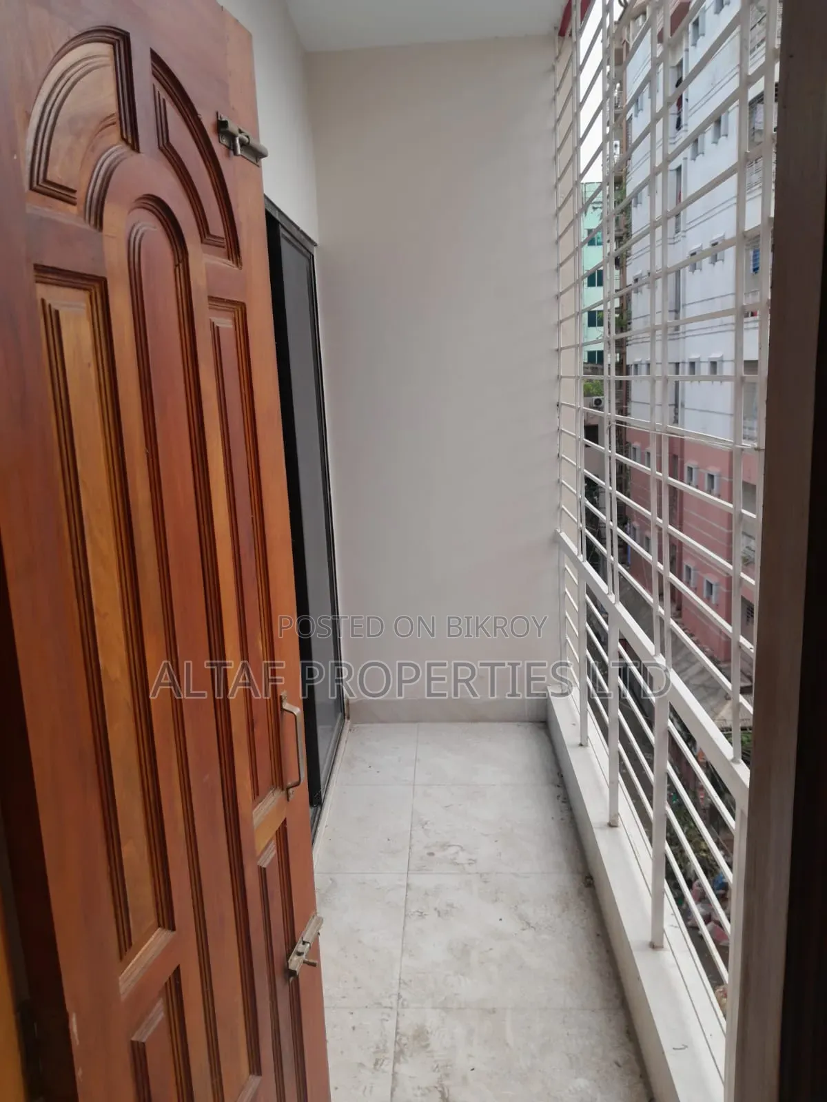 মোহাম্মদপুরের মনোয়ার ম্যানসনে ৩ বেডরুমের অ্যাপার্টমেন্ট বিক্রয়ের জন্য