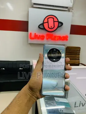 অনার ম্যাজিক ৪ ২৫৬ জিবি