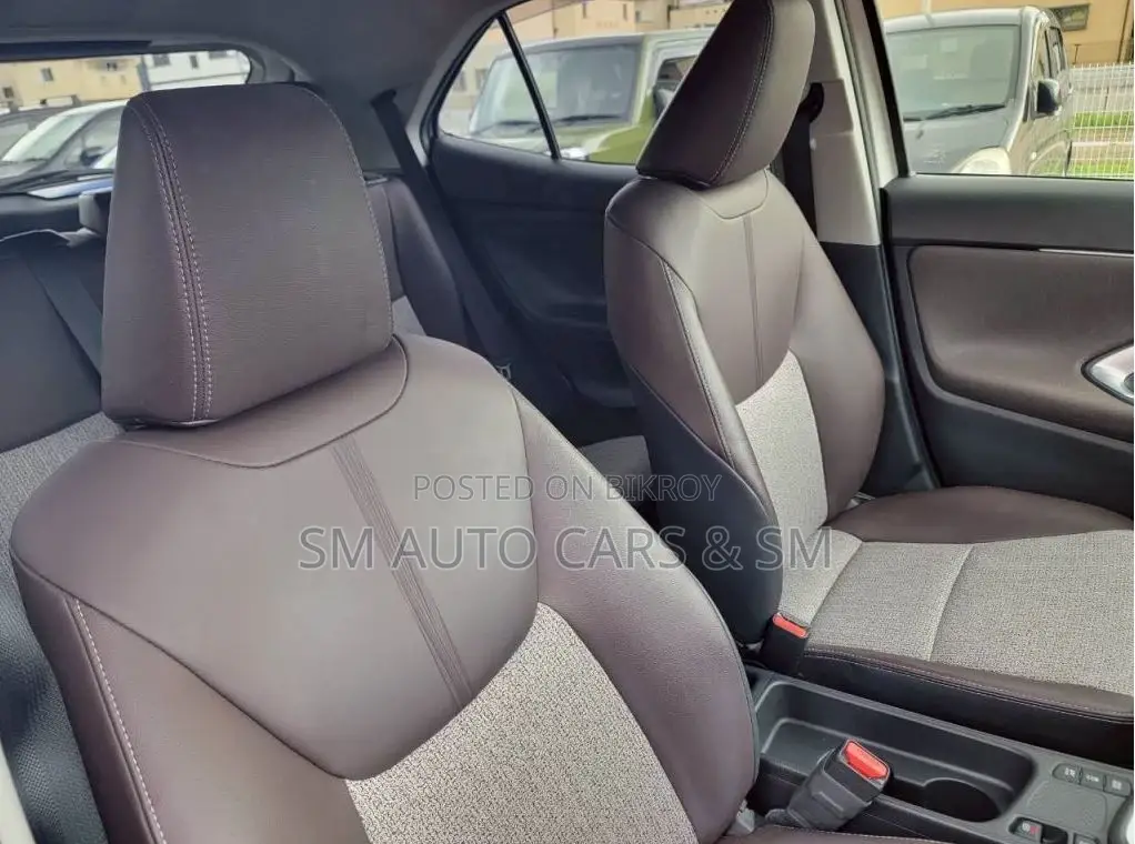 টয়োটা ইয়ারিস ক্রস ২০২২ পার্ল