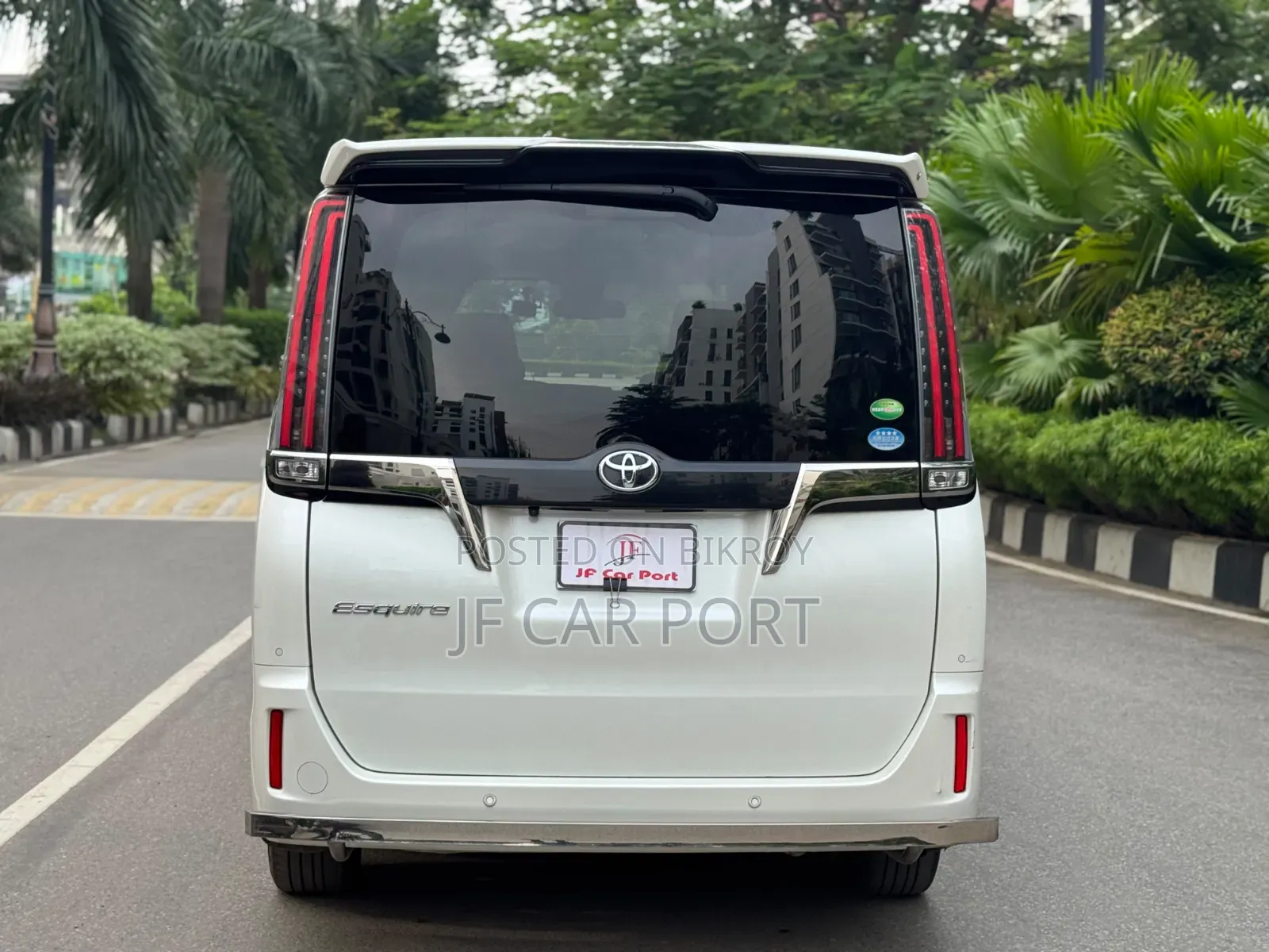 টয়োটা নোয়া ২০১৯ পার্ল