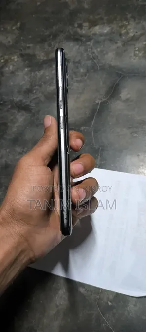 রিয়েলমি ১২৮ জিবি কালো
