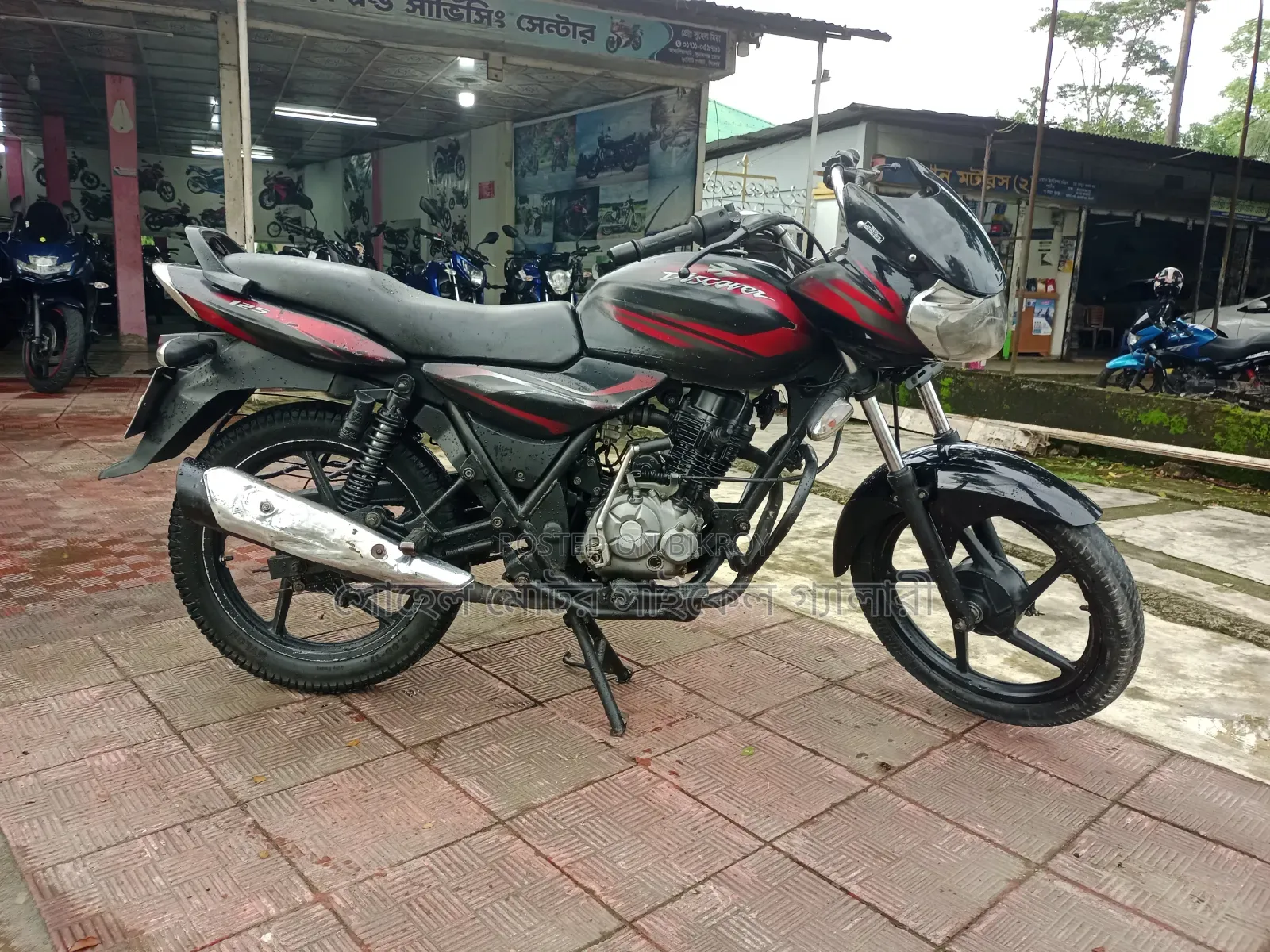 বাজাজ ডিসকভার ১২৫ ২০১৪ কালো