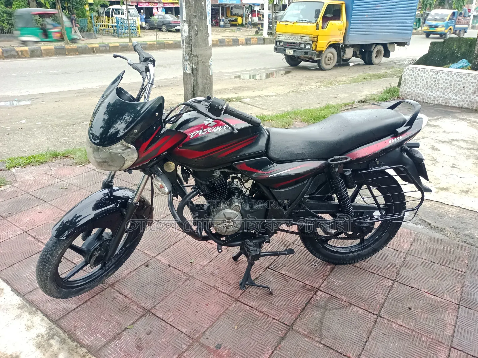 বাজাজ ডিসকভার ১২৫ ২০১৪ কালো