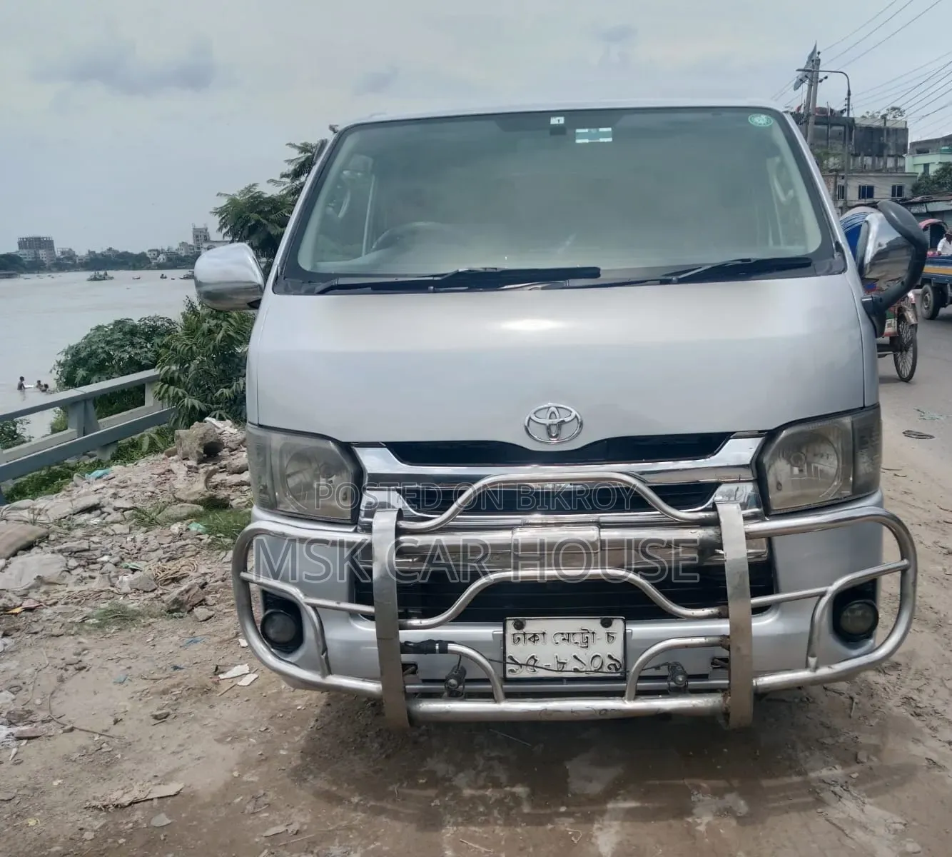 Toyota HiAce 2010 Silver