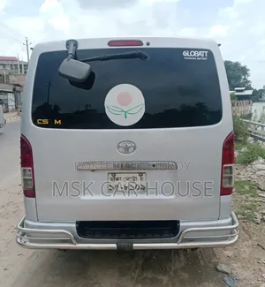 Toyota HiAce 2010 Silver