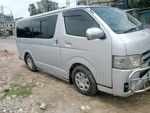 Toyota HiAce 2010 Silver
