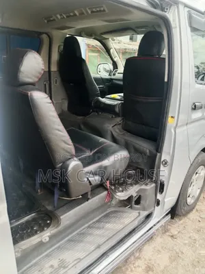 Toyota HiAce 2010 Silver