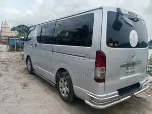 Toyota HiAce 2010 Silver
