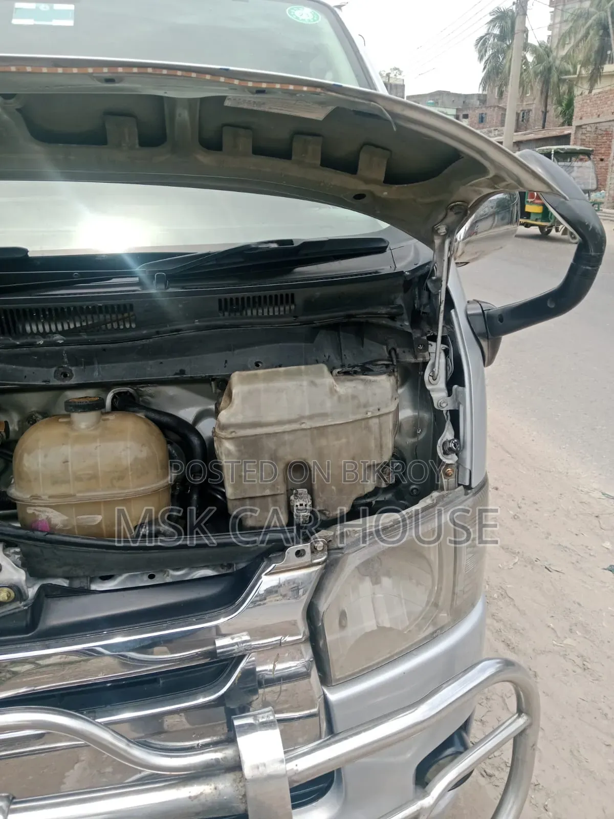 Toyota HiAce 2010 Silver