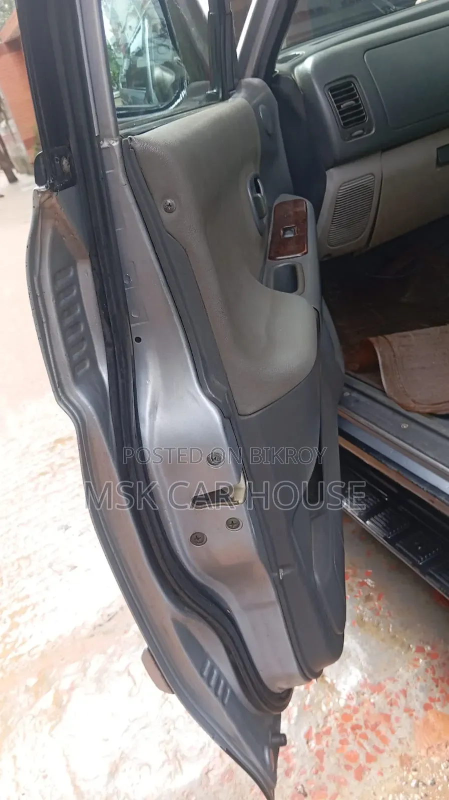 Toyota HiAce 2010 Silver