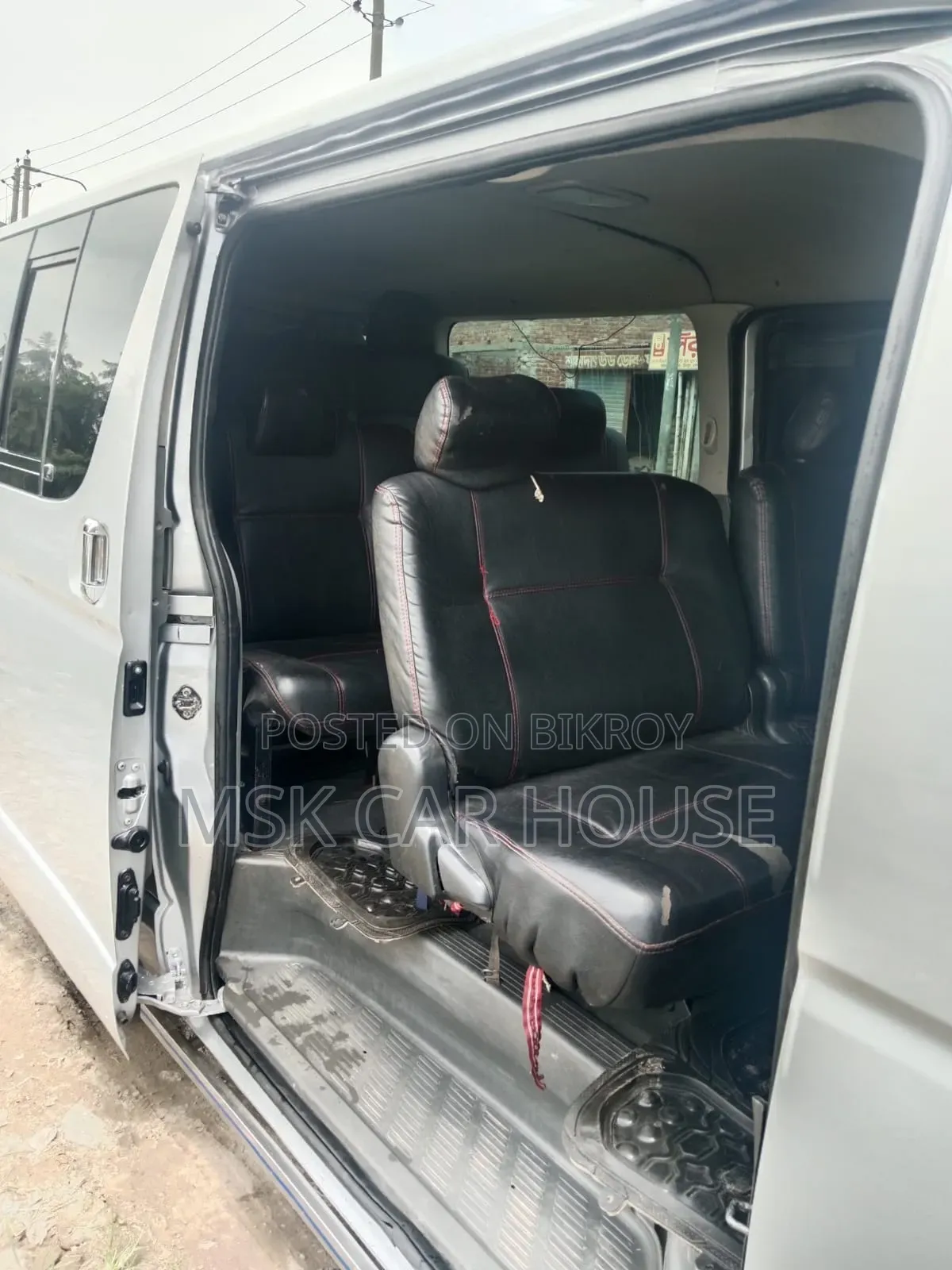 Toyota HiAce 2010 Silver