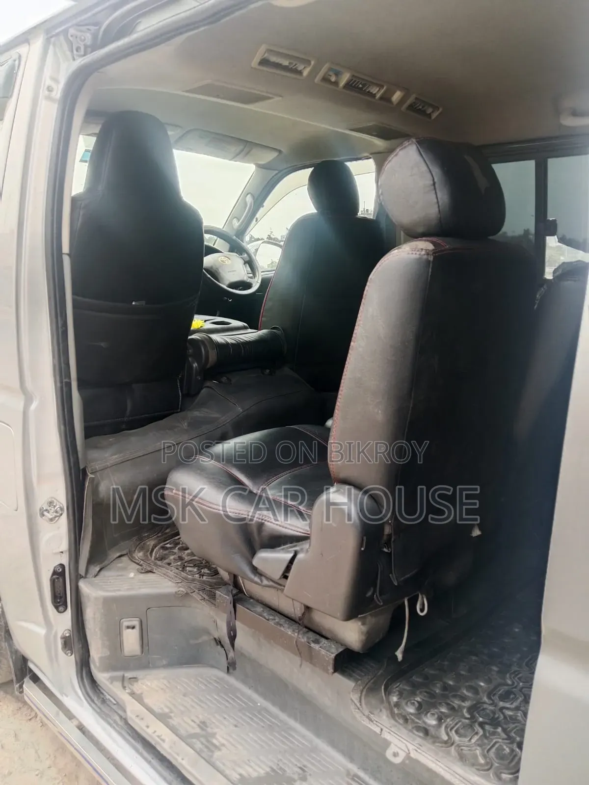 Toyota HiAce 2010 Silver