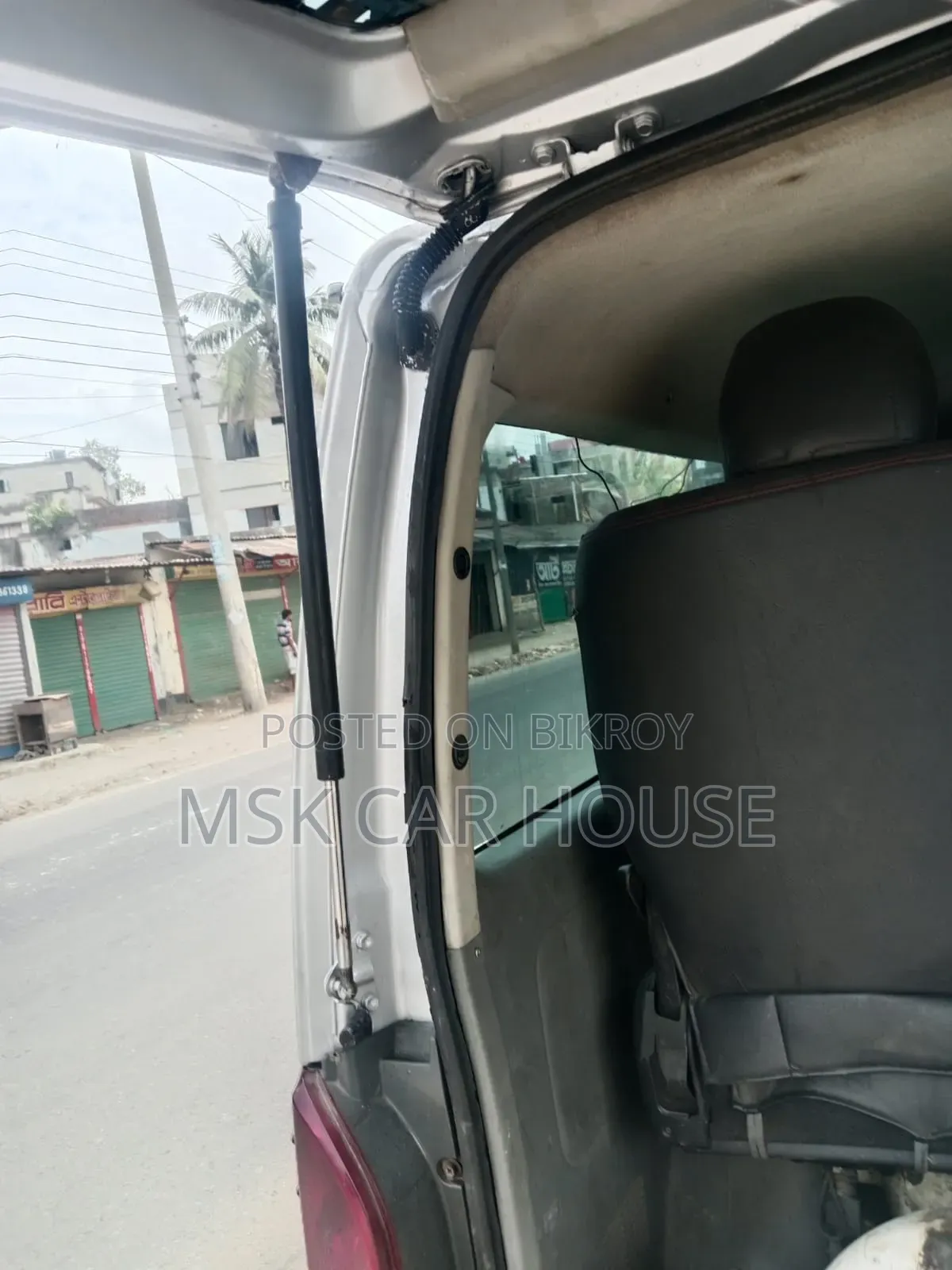 Toyota HiAce 2010 Silver