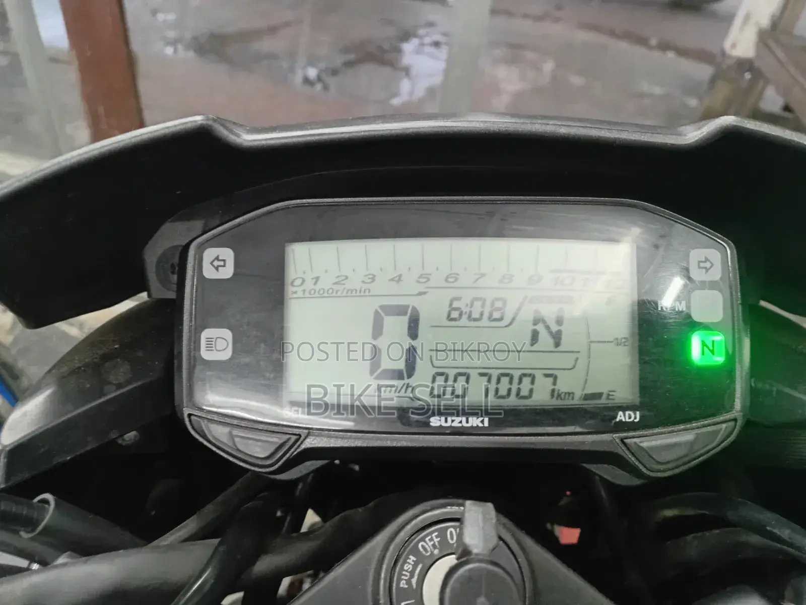সুজুকি জিক্সার ২০২৫ ব্ল্যাক