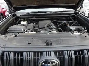 Toyota Land Cruiser Prado 2.7 2023 Black